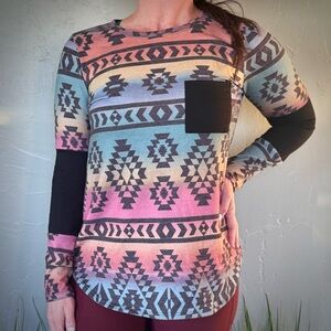 Avery Apparel Company Multicolor Aztec Print Long Sleeve Top with Black Pocket